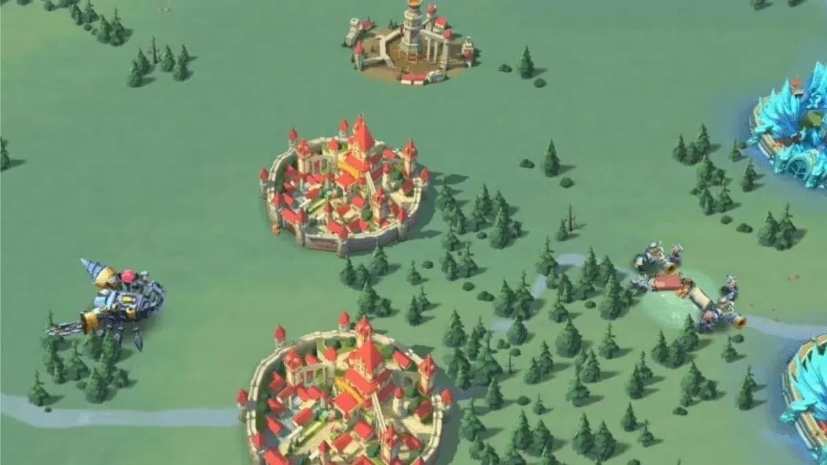 Infinity Kingdom open-world map with player castles and PvP targets